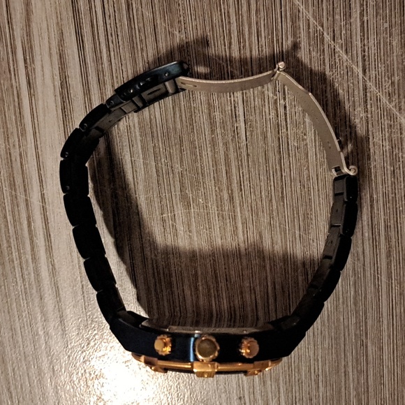 Watch - Picture 2 of 4